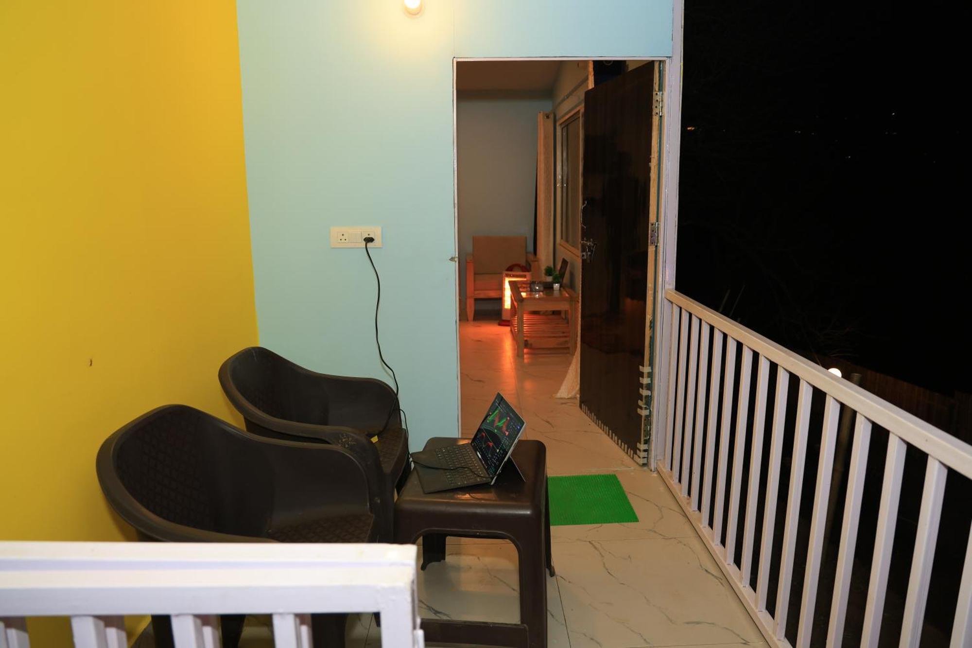 The Pahadi Nest Mukteshwar Hotel Екстериор снимка
